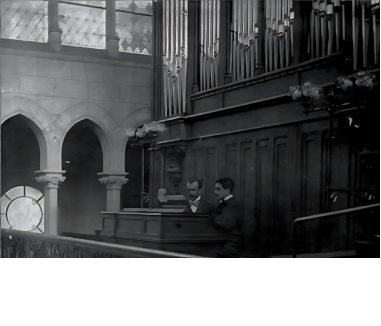 Pierre Kunc à l'orgue de la chapelle de l'école Ste Geneviève de la rue Lhomond à Paris, vers 1895.